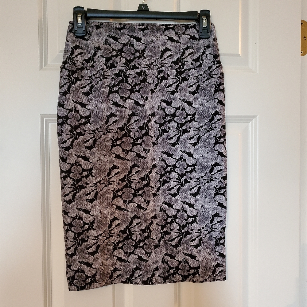LuLaRoe Cassie Skirt Black Floral